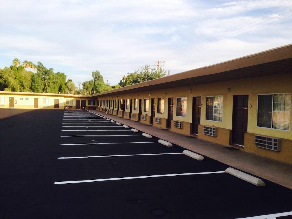 Desert Inn Westmorland Екстериор снимка
