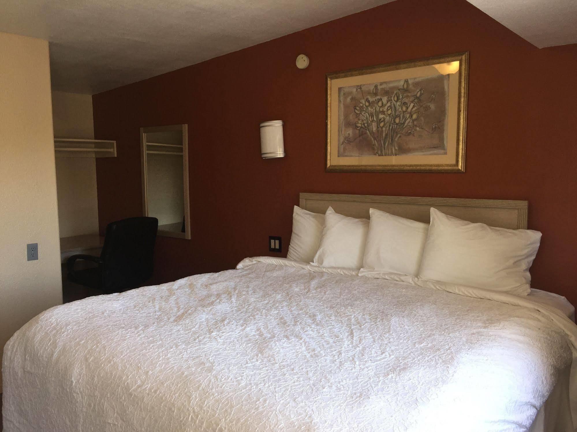 Desert Inn Westmorland Екстериор снимка