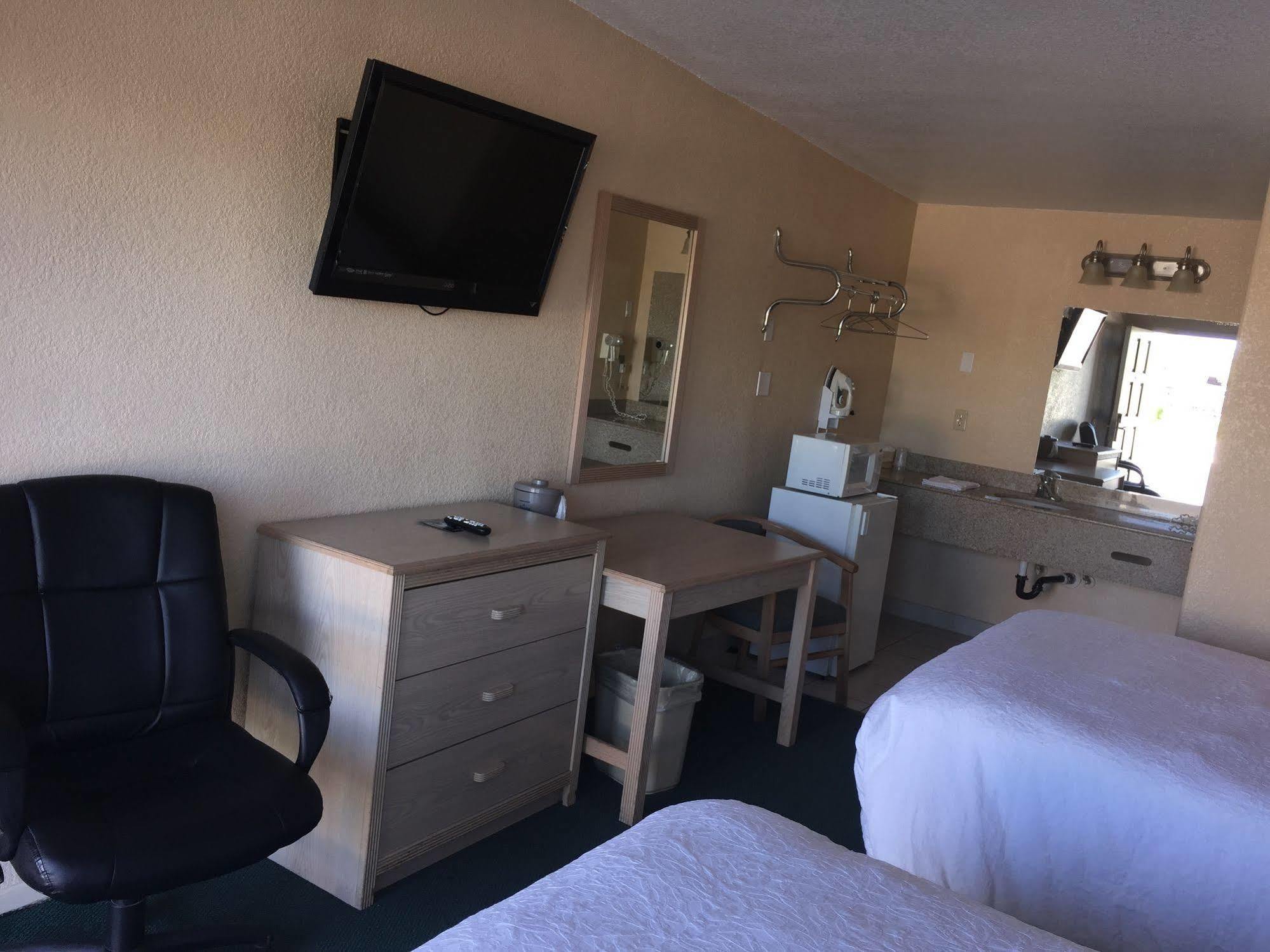 Desert Inn Westmorland Екстериор снимка